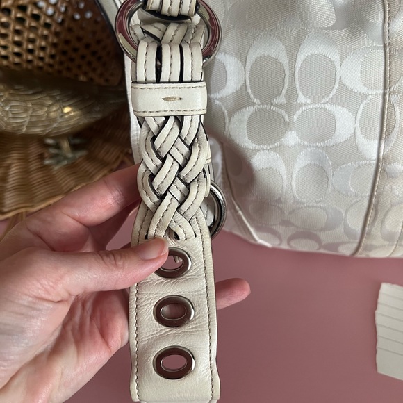 Coach white fabric shoulder bag - Picture 2 of 10